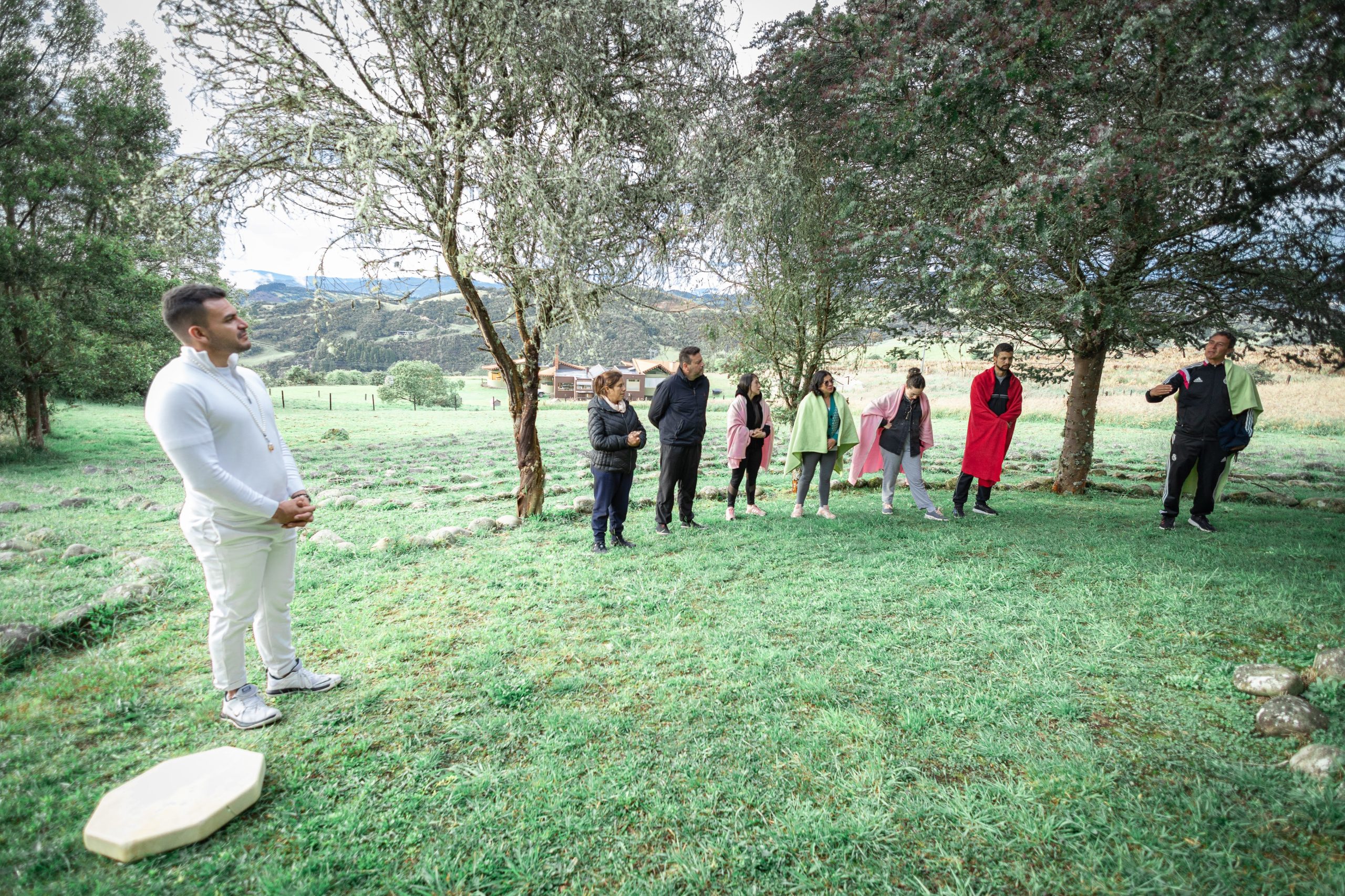 Imagen de inspiración mostrando superación personal y motivación para transformar vidas y alcanzar metas